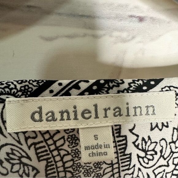 Daniel Rainn small gray cold shoulder top - Picture 5 of 6